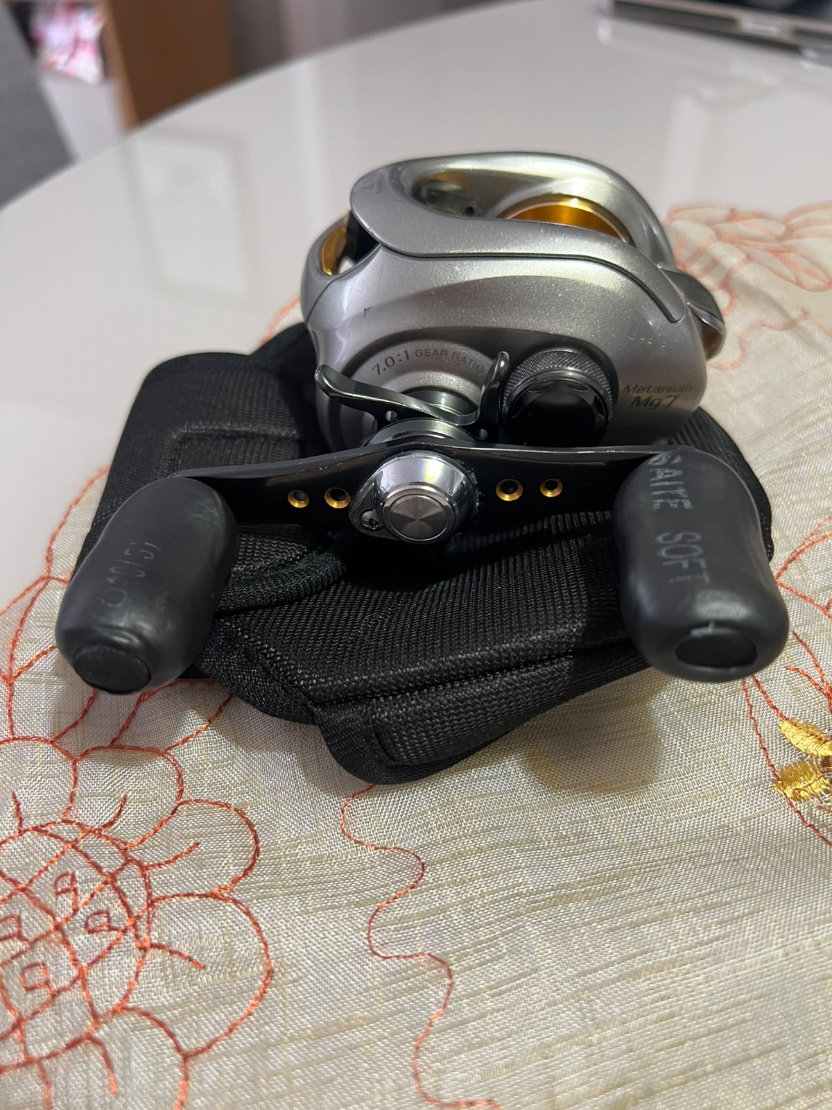 Carretinha Shimano Mettanium MG7 Esquerda
